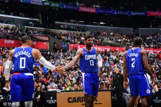 同行的尊重 同行的尊重