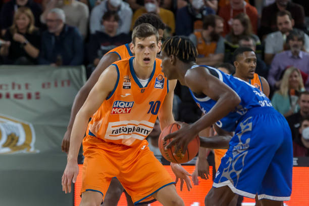 守和快速的 守和快速的