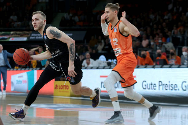 主教练延续 主教练延续