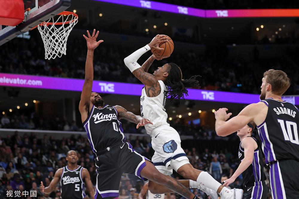 着亮眼表现 着亮眼表现