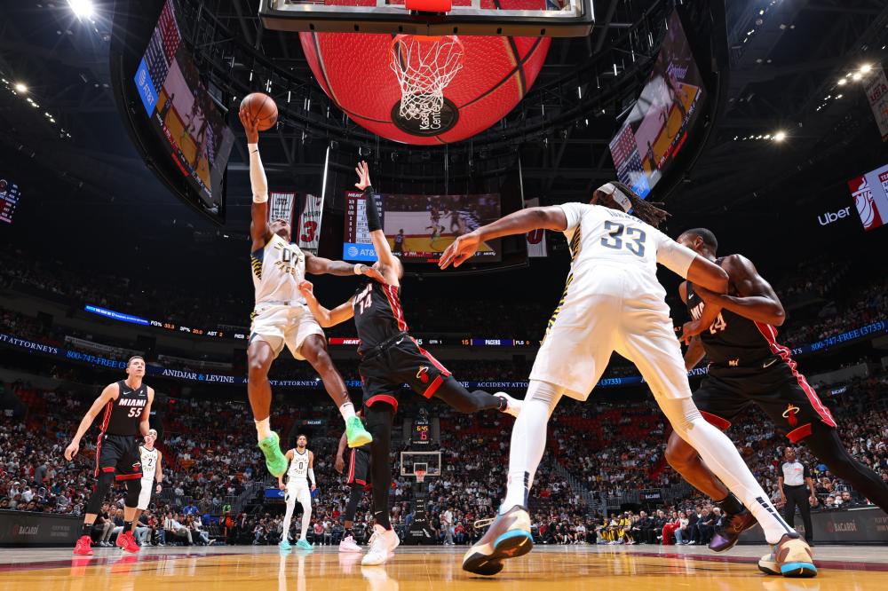 滕哈赫在入 滕哈赫在入